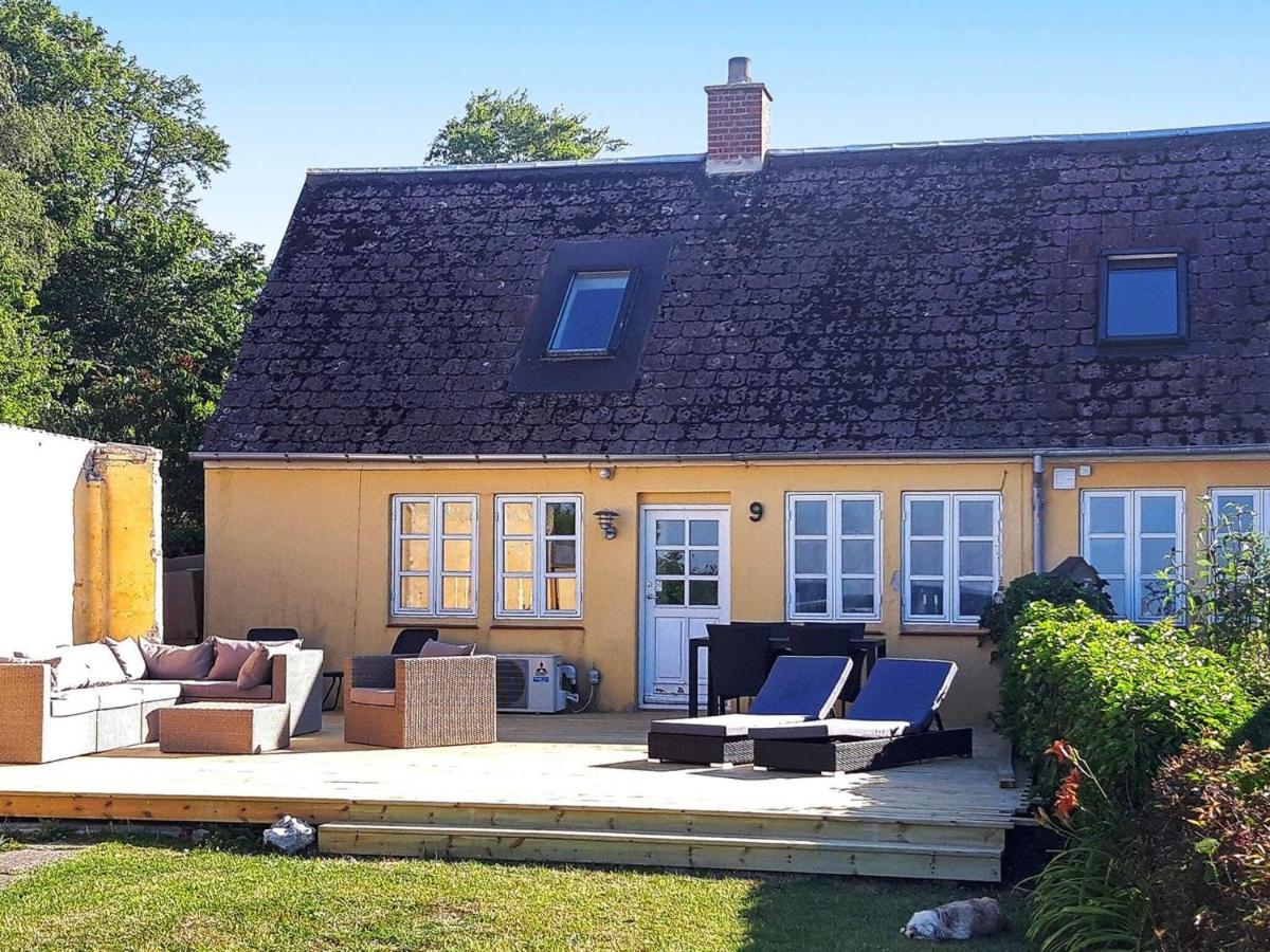 4 Person Holiday Home In Bandholm ภายนอก รูปภาพ